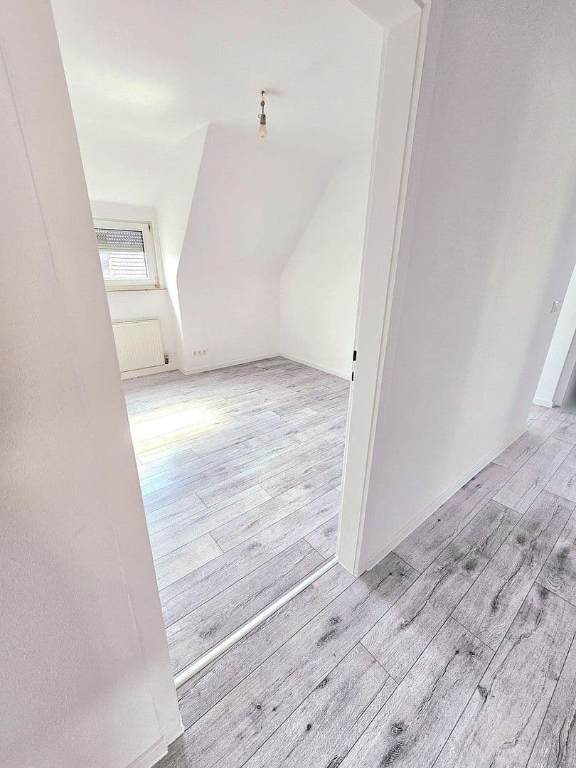 Pronájem bytu 4+1 85 m², Obereisesheimerstraße 21, Heilbronn Neckargartach, Bádensko-Württembersko Pronájem bytu 4+1 85 m², Obereisesheimerstraße 21, Heilbronn Neckargartach, Bádensko-Württembersko