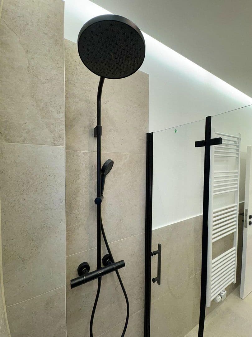 Prodej bytu 3+1 58 m², Berlin, Berlín Prodej bytu 3+1 58 m², Berlin, Berlín