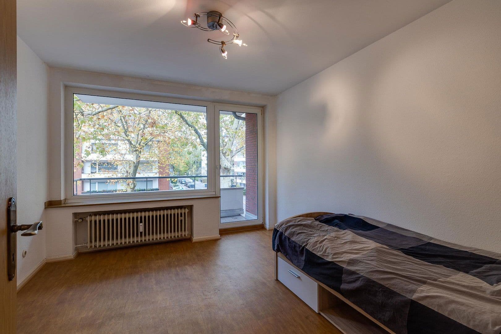 Prodej bytu 3+1 122 m², Graf-Recke-Str. 67, Düsseldorf, Severní Porýní-Vestfálsko Prodej bytu 3+1 122 m², Graf-Recke-Str. 67, Düsseldorf, Severní Porýní-Vestfálsko