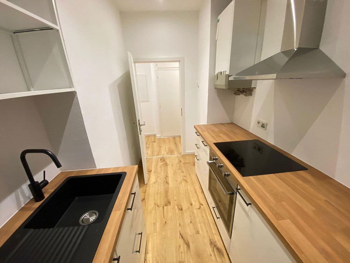 Pronájem bytu 1+1 30 m², Köln, Severní Porýní-Vestfálsko Pronájem bytu 1+1 30 m², Köln, Severní Porýní-Vestfálsko