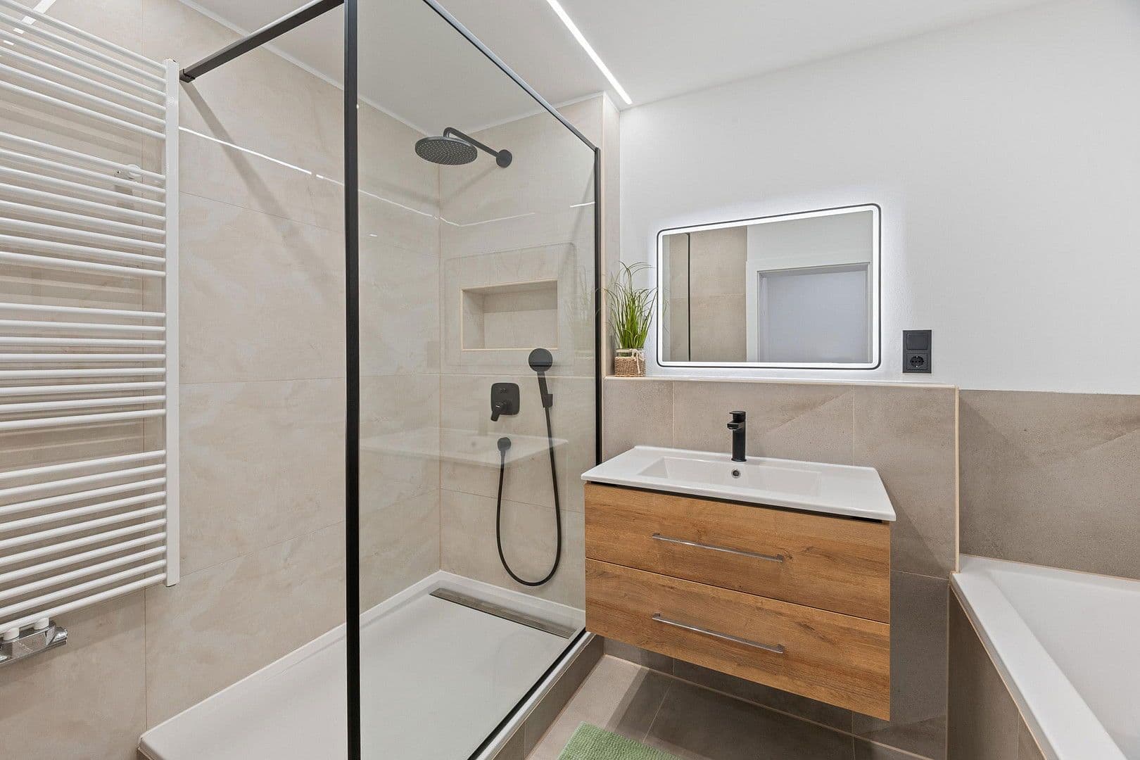 Prodej bytu 4+1 112 m², Grabenstr. 2, Hemsbach, Bádensko-Württembersko Prodej bytu 4+1 112 m², Grabenstr. 2, Hemsbach, Bádensko-Württembersko