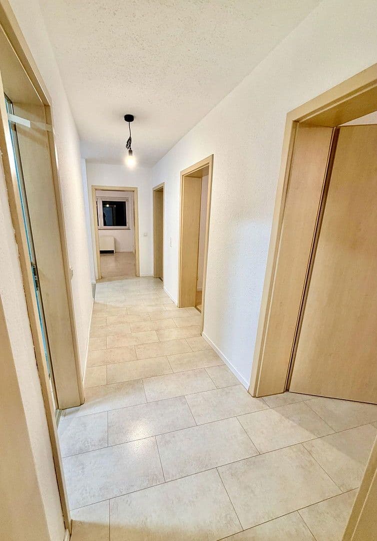 Pronájem bytu 4+1 91 m², Falkenhöhe 2, Gummersbach, Severní Porýní-Vestfálsko Pronájem bytu 4+1 91 m², Falkenhöhe 2, Gummersbach, Severní Porýní-Vestfálsko