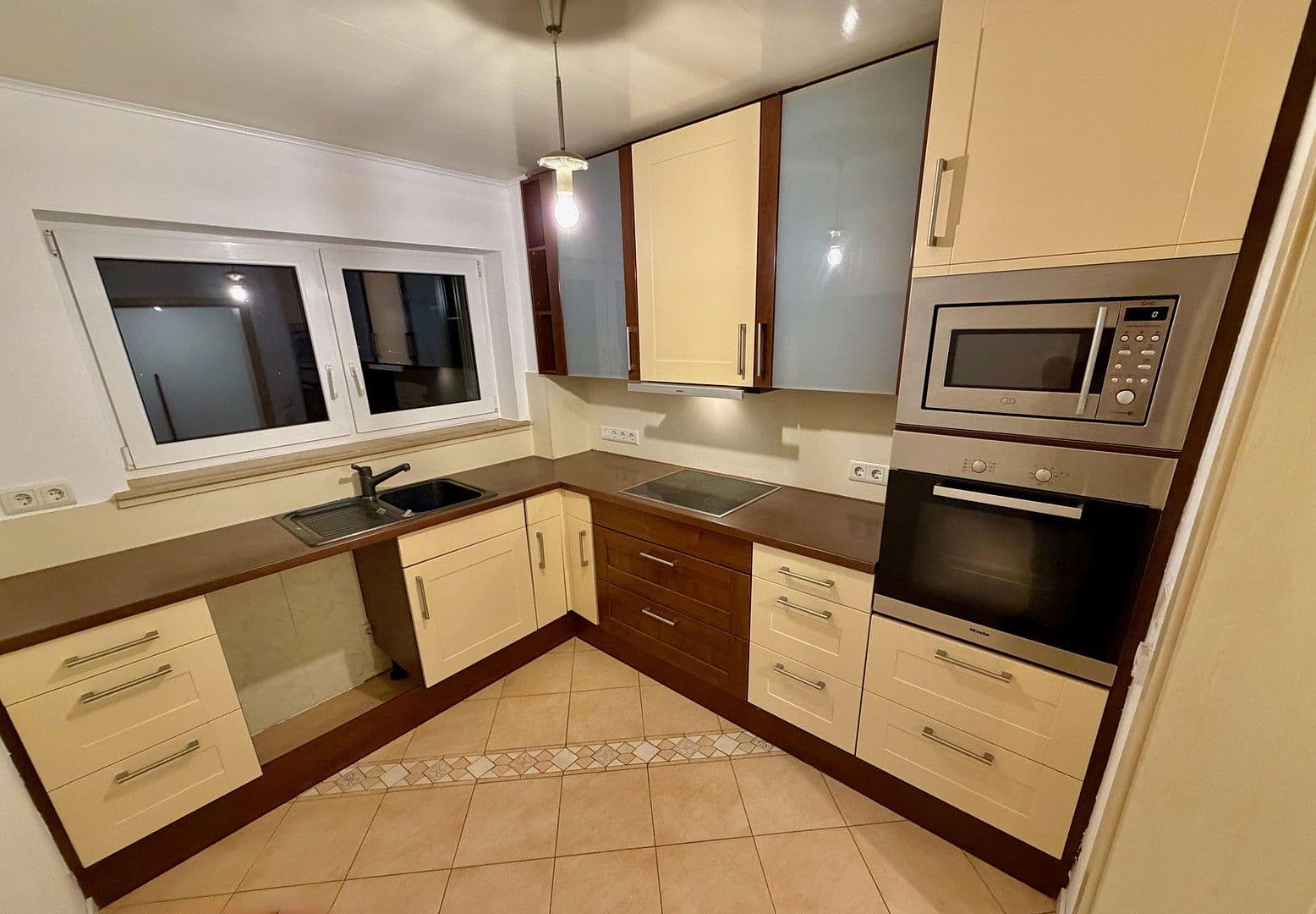 Pronájem bytu 4+1 91 m², Falkenhöhe 2, Gummersbach, Severní Porýní-Vestfálsko Pronájem bytu 4+1 91 m², Falkenhöhe 2, Gummersbach, Severní Porýní-Vestfálsko