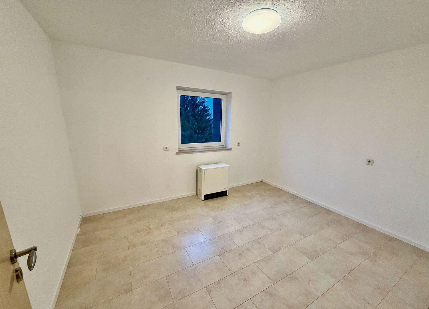 Pronájem bytu 4+1 91 m², Falkenhöhe 2, Gummersbach, Severní Porýní-Vestfálsko Pronájem bytu 4+1 91 m², Falkenhöhe 2, Gummersbach, Severní Porýní-Vestfálsko