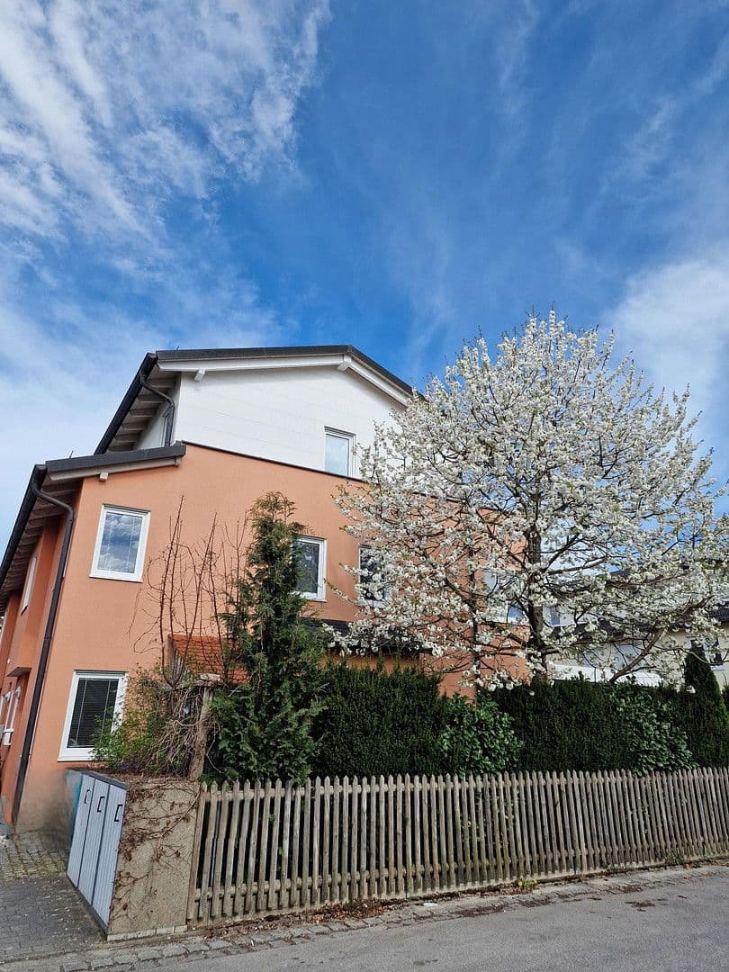 Prodej domu 142 m², pozemek 243 m², Germering, Bavorsko Prodej domu 142 m², pozemek 243 m², Germering, Bavorsko