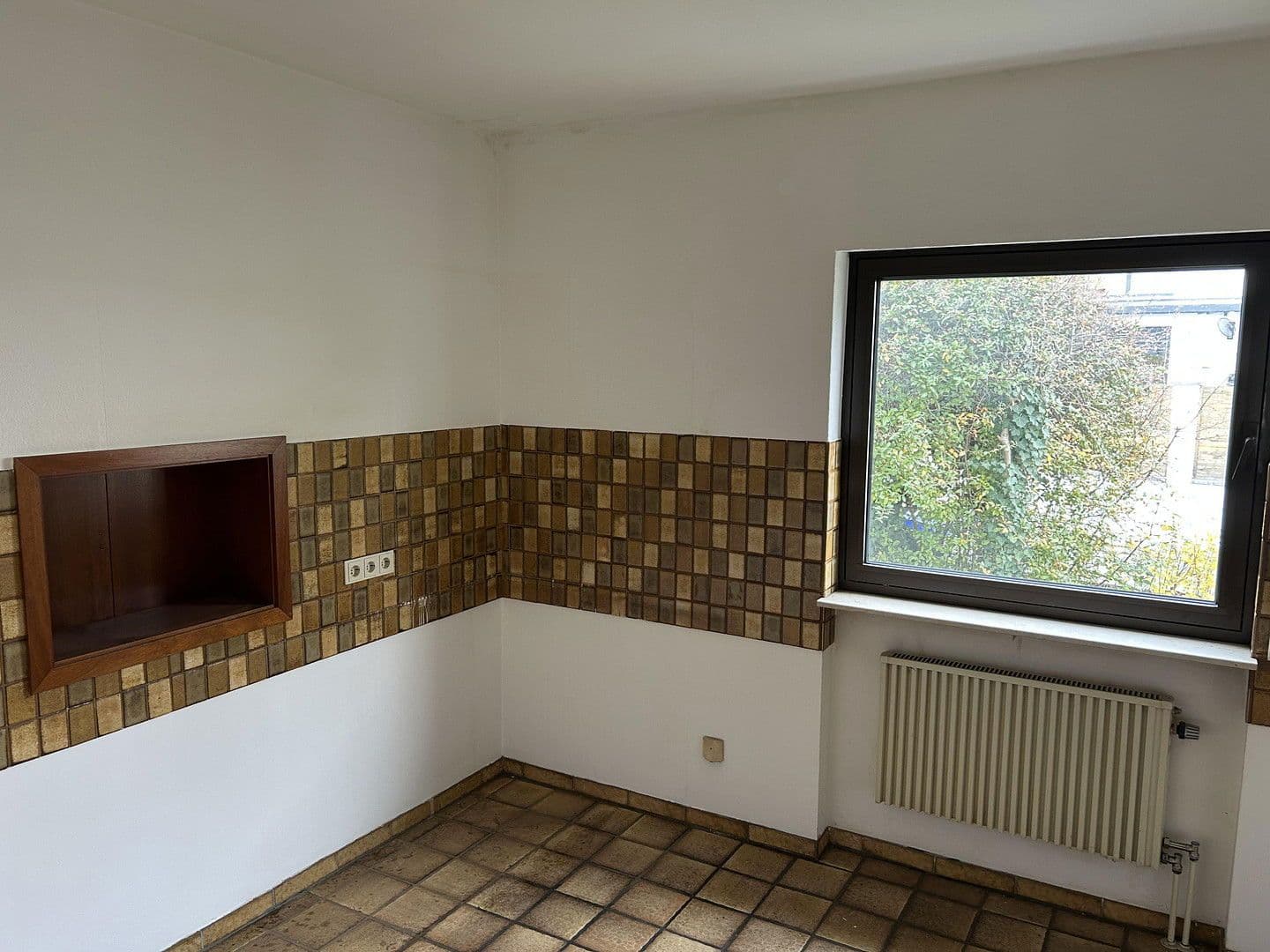 Prodej domu 100 m², pozemek 453 m², Wiesenstr. 3, Seeheim-Jugenheim, Hessen Prodej domu 100 m², pozemek 453 m², Wiesenstr. 3, Seeheim-Jugenheim, Hessen