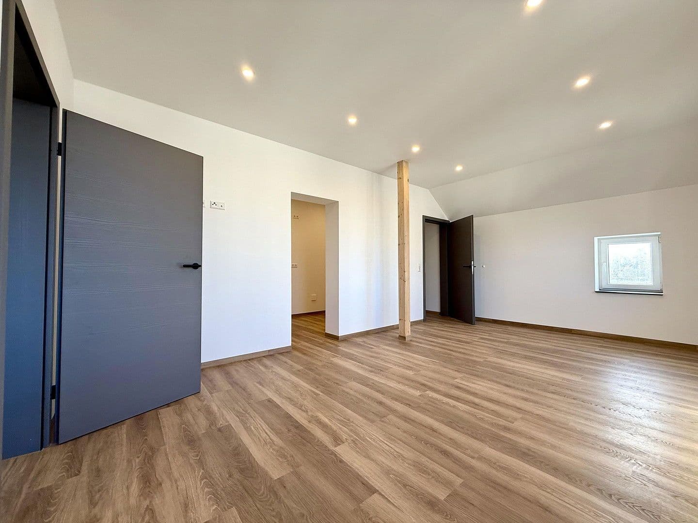 Pronájem bytu 2+1 53 m², Schäferstraße 1, Waldenburg, Sasko Pronájem bytu 2+1 53 m², Schäferstraße 1, Waldenburg, Sasko