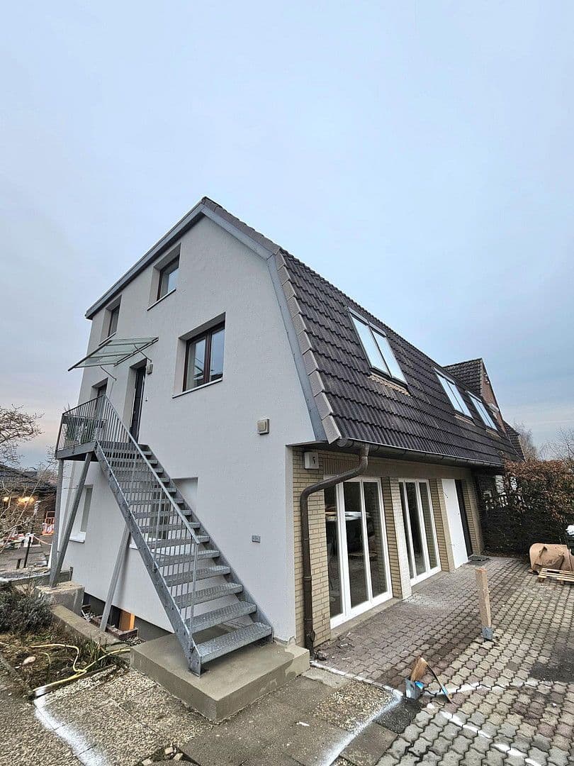 Prodej domu 200 m², pozemek 370 m², Pinneberg, Šlesvicko-Holštýnsko Prodej domu 200 m², pozemek 370 m², Pinneberg, Šlesvicko-Holštýnsko