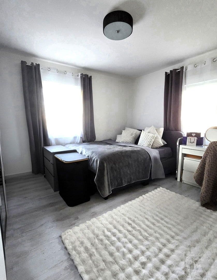 Prodej domu 306 m², pozemek 345 m², Großostheim, Bavorsko Prodej domu 306 m², pozemek 345 m², Großostheim, Bavorsko