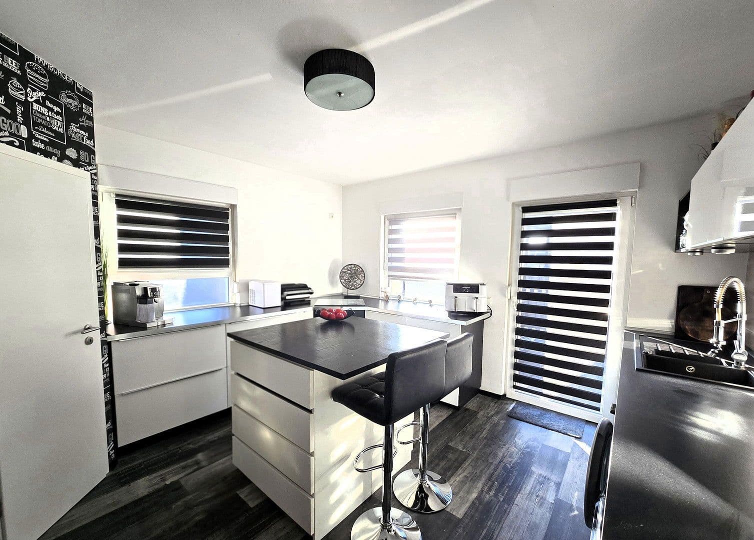 Prodej domu 306 m², pozemek 345 m², Großostheim, Bavorsko Prodej domu 306 m², pozemek 345 m², Großostheim, Bavorsko