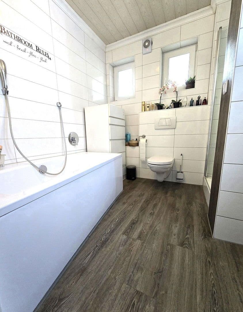 Prodej domu 306 m², pozemek 345 m², Großostheim, Bavorsko Prodej domu 306 m², pozemek 345 m², Großostheim, Bavorsko