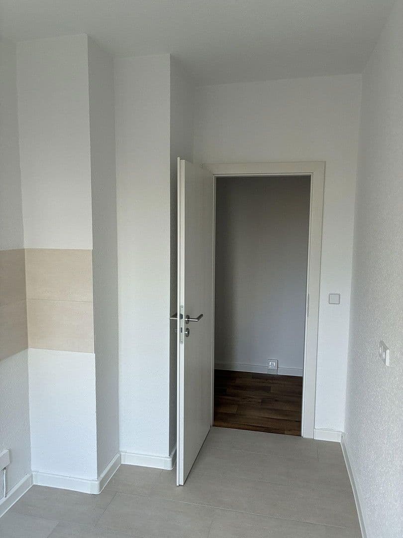 Pronájem bytu 3+1 63 m², Linzer Straße 45, Dessau-Roßlau, Sasko-Anhaltsko Pronájem bytu 3+1 63 m², Linzer Straße 45, Dessau-Roßlau, Sasko-Anhaltsko