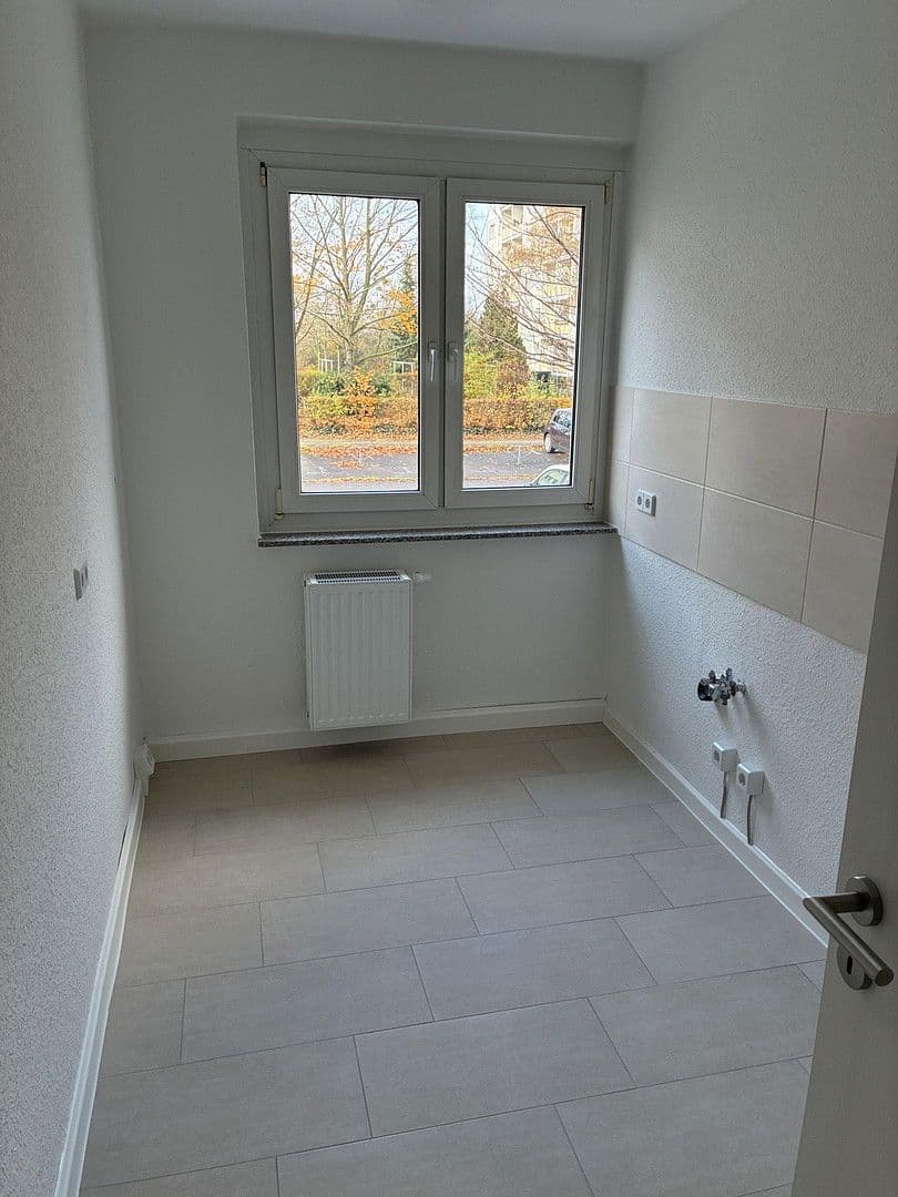 Pronájem bytu 3+1 63 m², Linzer Straße 45, Dessau-Roßlau, Sasko-Anhaltsko Pronájem bytu 3+1 63 m², Linzer Straße 45, Dessau-Roßlau, Sasko-Anhaltsko