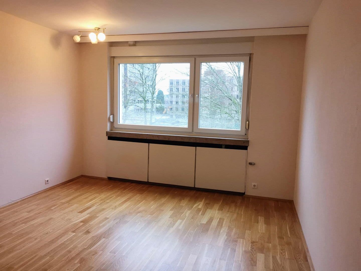 Prodej bytu 3+1 73 m², Bonn, Severní Porýní-Vestfálsko Prodej bytu 3+1 73 m², Bonn, Severní Porýní-Vestfálsko