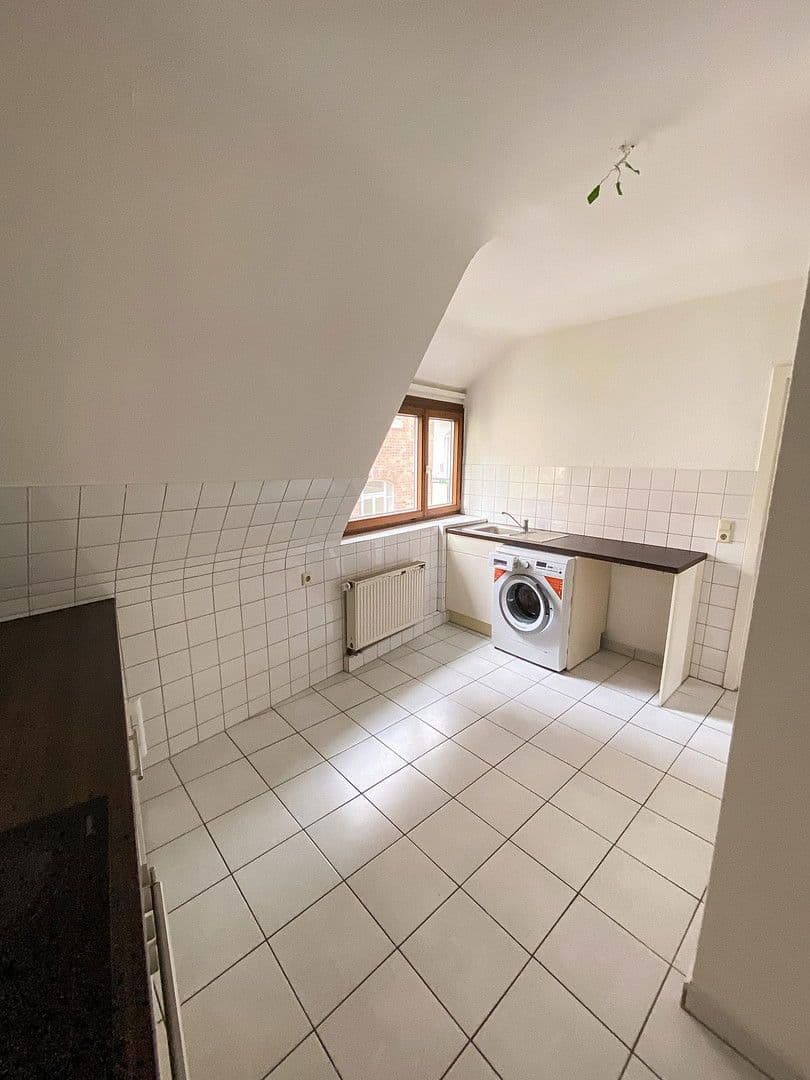 Pronájem bytu 2+1 45 m², Schwarenbergstraße 164, Stuttgart, Bádensko-Württembersko Pronájem bytu 2+1 45 m², Schwarenbergstraße 164, Stuttgart, Bádensko-Württembersko