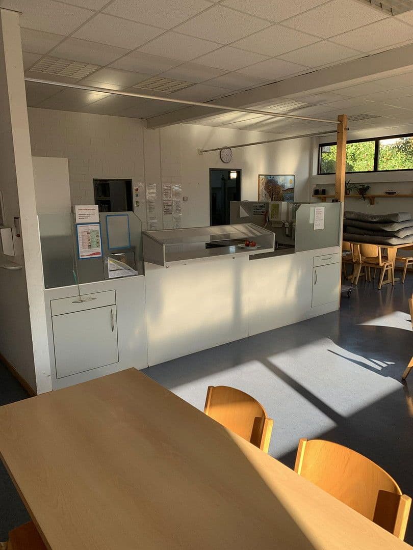 Pronájem nebytového prostoru 1.007 m², Waldstr 3, Lauchringen, Bádensko-Württembersko Pronájem nebytového prostoru 1.007 m², Waldstr 3, Lauchringen, Bádensko-Württembersko