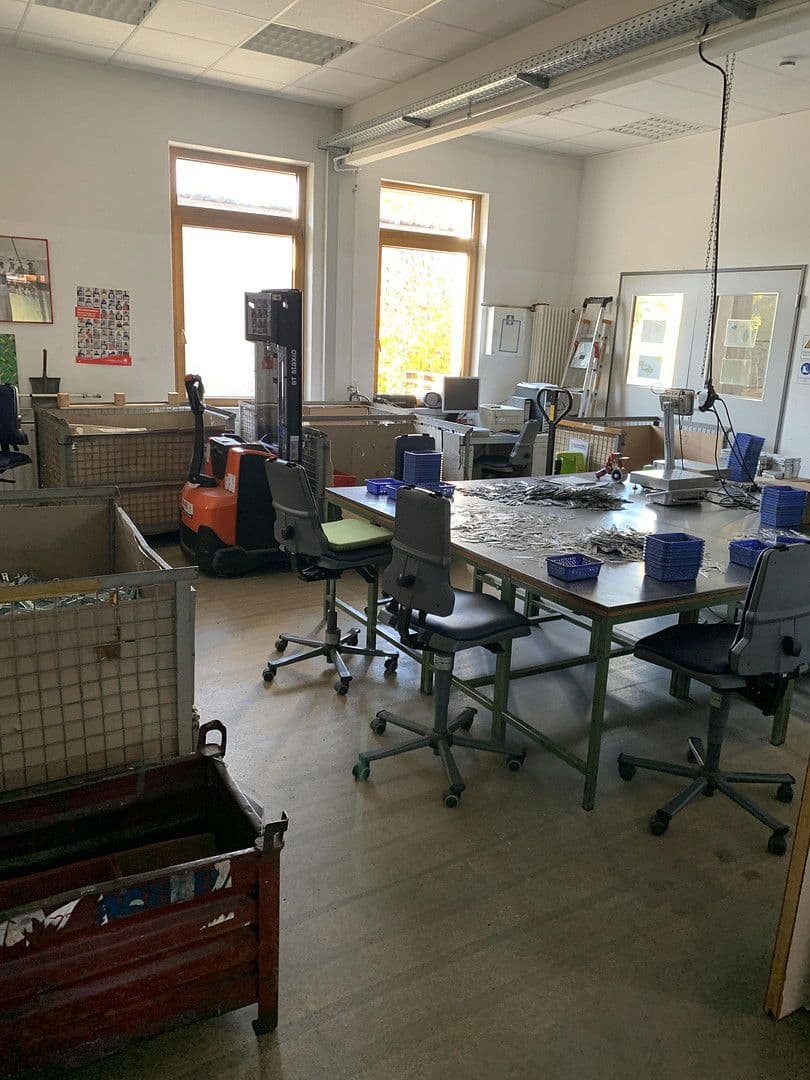 Pronájem nebytového prostoru 1.007 m², Waldstr 3, Lauchringen, Bádensko-Württembersko Pronájem nebytového prostoru 1.007 m², Waldstr 3, Lauchringen, Bádensko-Württembersko