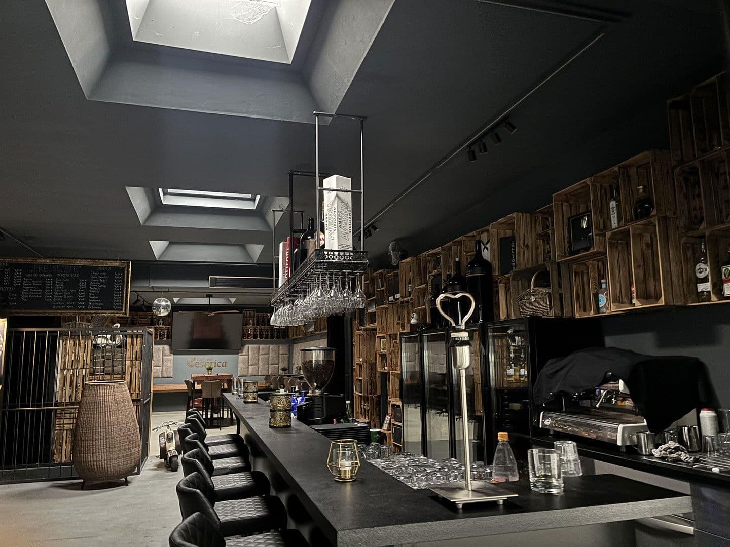 Pronájem nebytového prostoru 834 m², Landsberger Straße 452, München, Bavorsko Pronájem nebytového prostoru 834 m², Landsberger Straße 452, München, Bavorsko