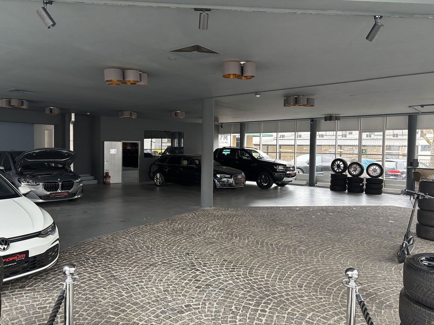 Pronájem nebytového prostoru 834 m², Landsberger Straße 452, München, Bavorsko Pronájem nebytového prostoru 834 m², Landsberger Straße 452, München, Bavorsko