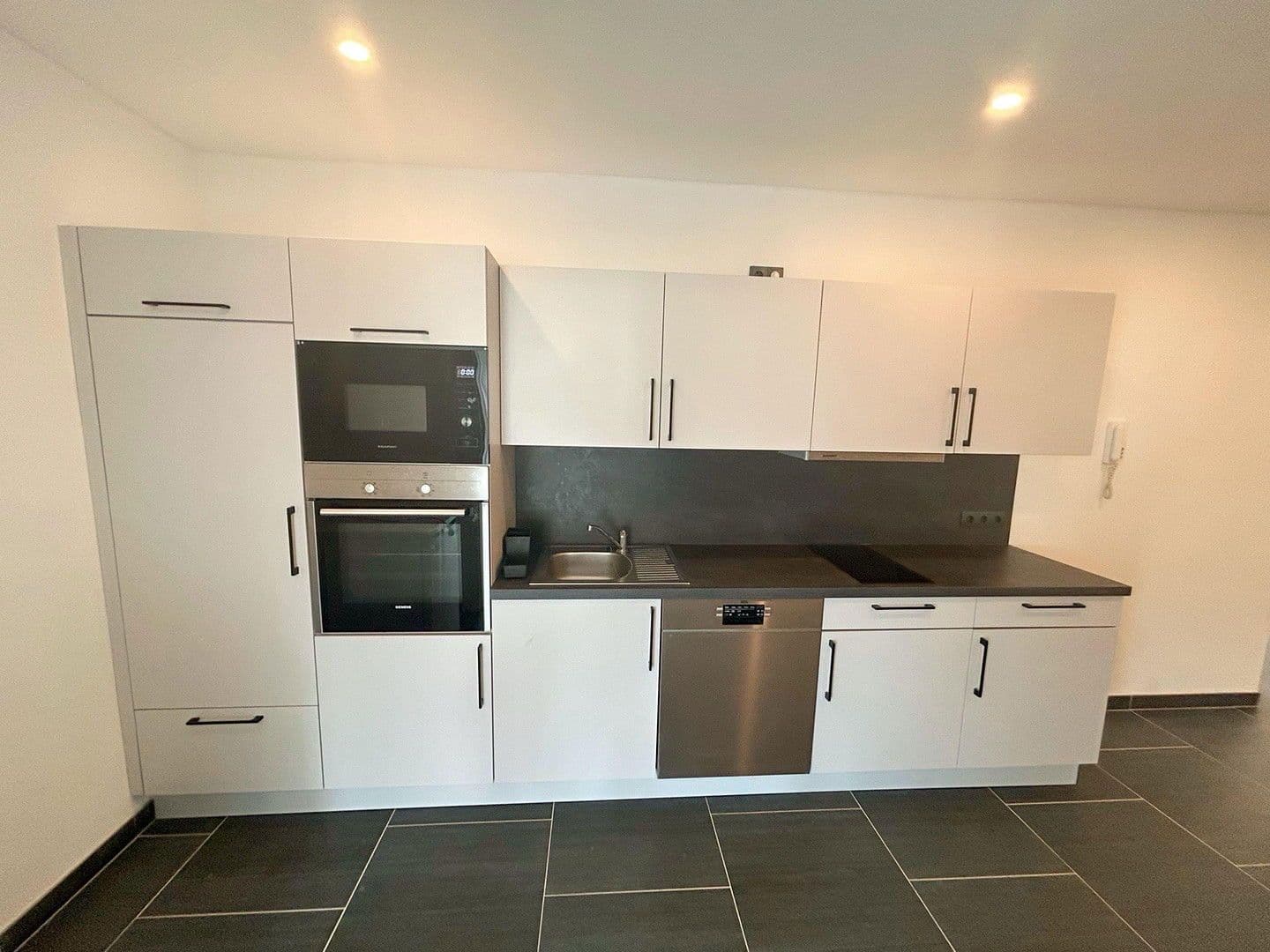 Pronájem bytu 4+1 111 m², Augsburger Straße 40, Regensburg, Bavorsko Pronájem bytu 4+1 111 m², Augsburger Straße 40, Regensburg, Bavorsko