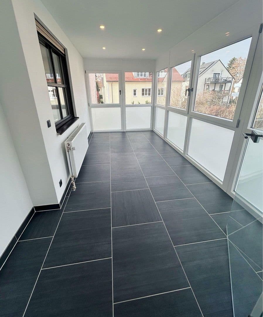 Pronájem bytu 4+1 111 m², Augsburger Straße 40, Regensburg, Bavorsko Pronájem bytu 4+1 111 m², Augsburger Straße 40, Regensburg, Bavorsko