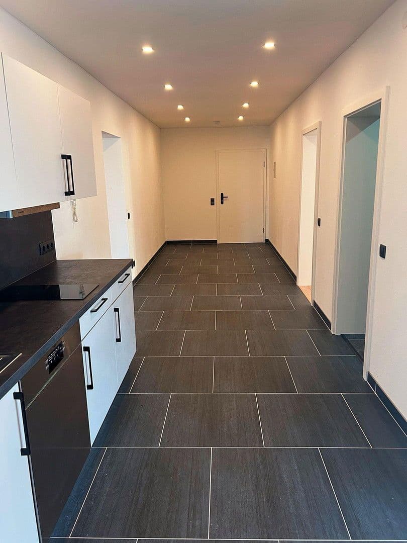 Pronájem bytu 4+1 111 m², Augsburger Straße 40, Regensburg, Bavorsko Pronájem bytu 4+1 111 m², Augsburger Straße 40, Regensburg, Bavorsko