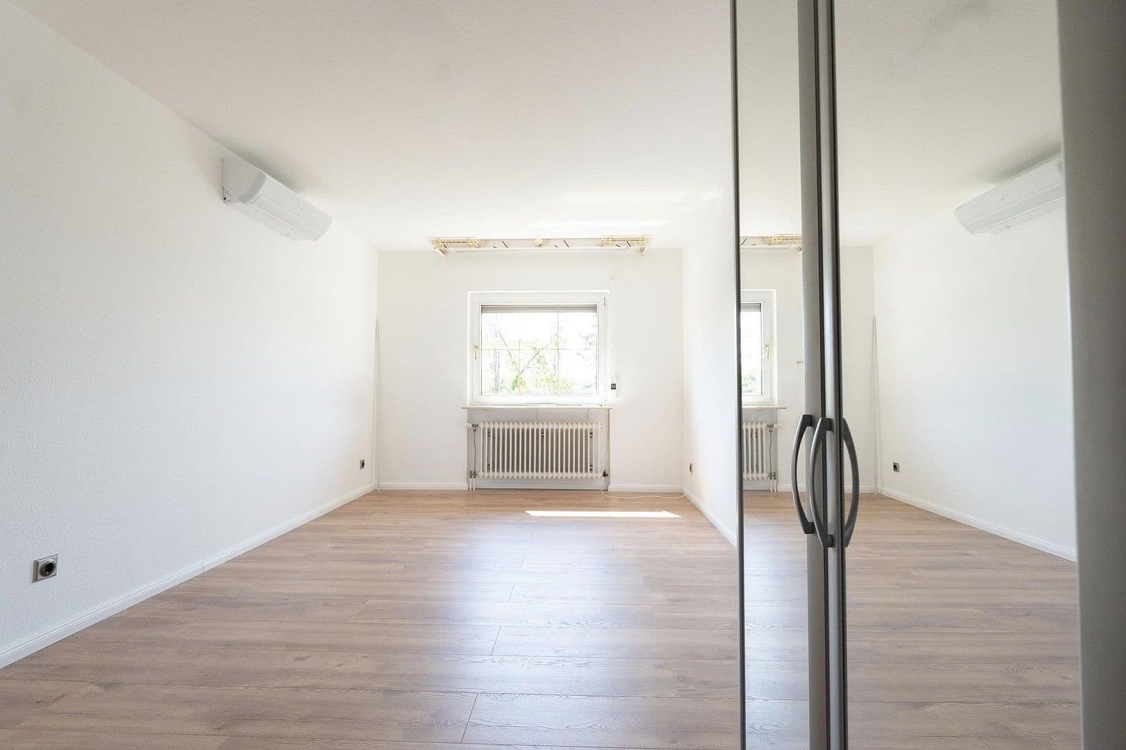 Pronájem domu 182 m², pozemek 257 m², Rodenbach, Hessen Pronájem domu 182 m², pozemek 257 m², Rodenbach, Hessen