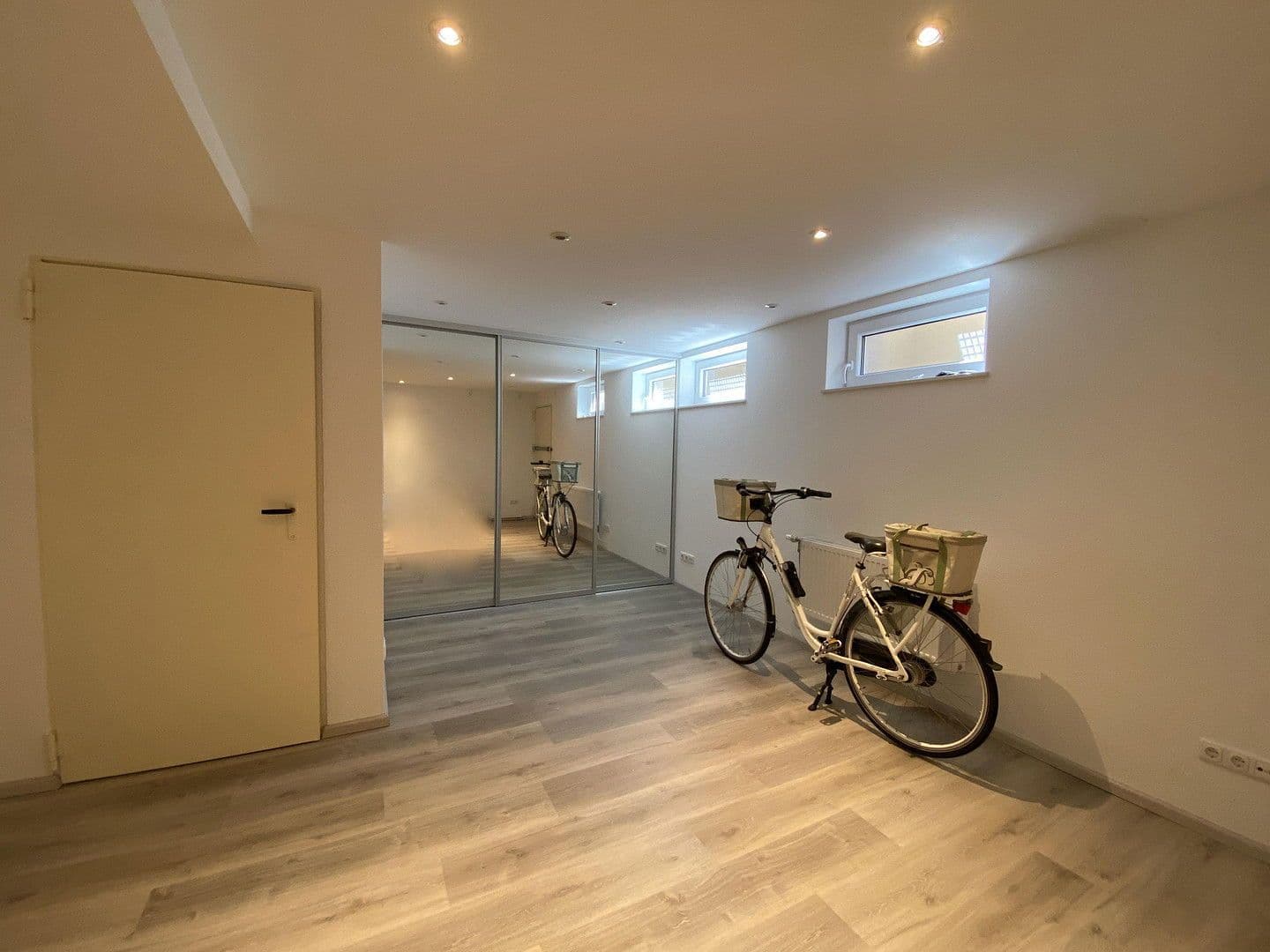 Pronájem domu 182 m², pozemek 257 m², Rodenbach, Hessen Pronájem domu 182 m², pozemek 257 m², Rodenbach, Hessen