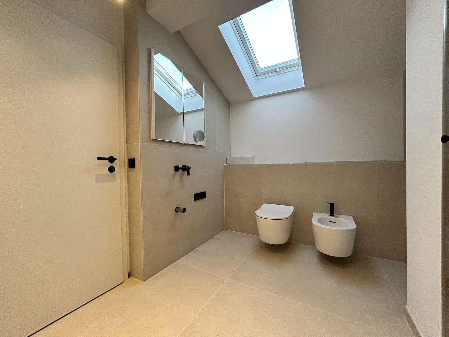 Prodej bytu 4+kk 160 m², Lärchenweg 21, Bad Endorf, Bavorsko Prodej bytu 4+kk 160 m², Lärchenweg 21, Bad Endorf, Bavorsko