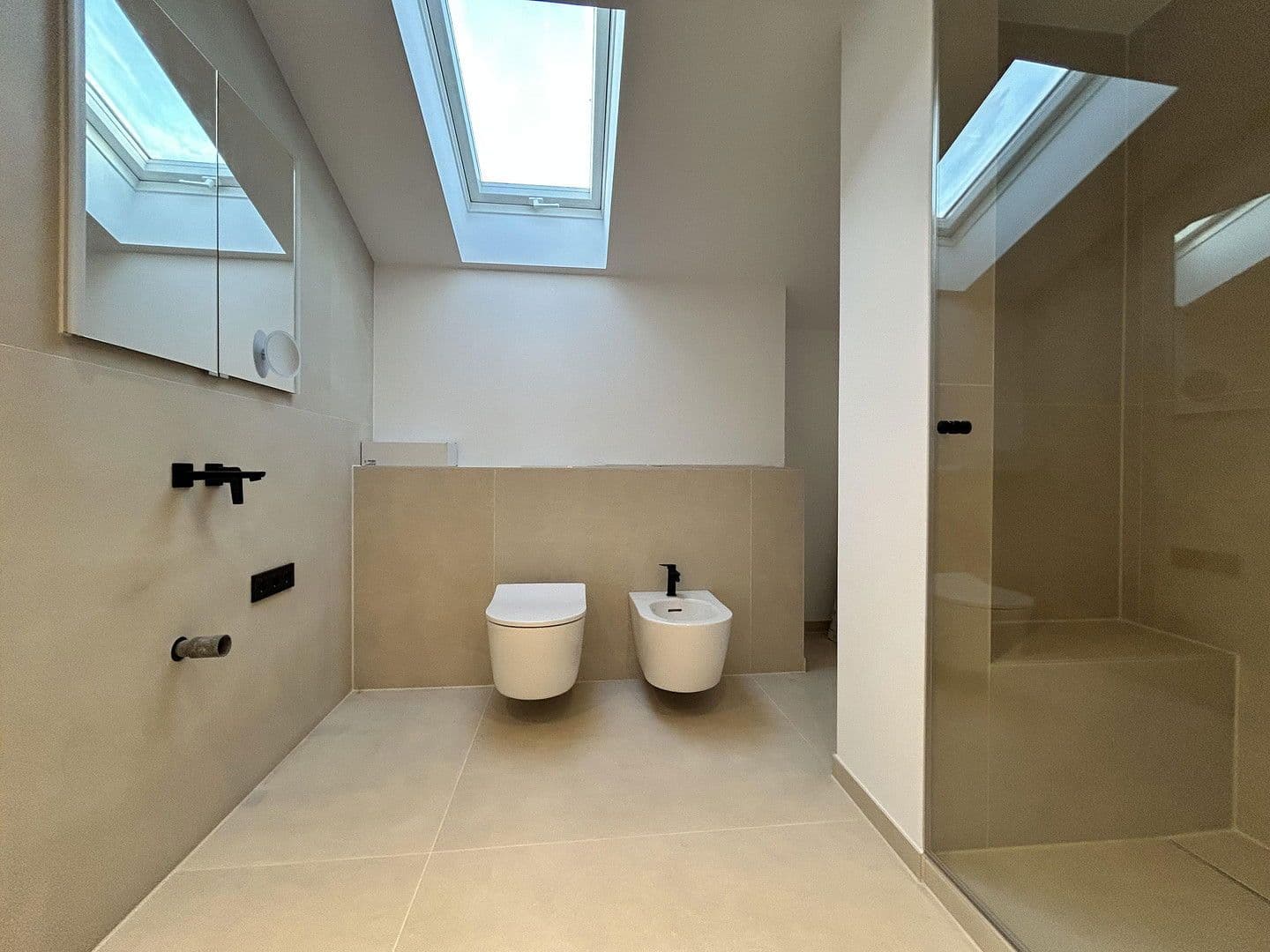 Prodej bytu 4+kk 160 m², Lärchenweg 21, Bad Endorf, Bavorsko Prodej bytu 4+kk 160 m², Lärchenweg 21, Bad Endorf, Bavorsko