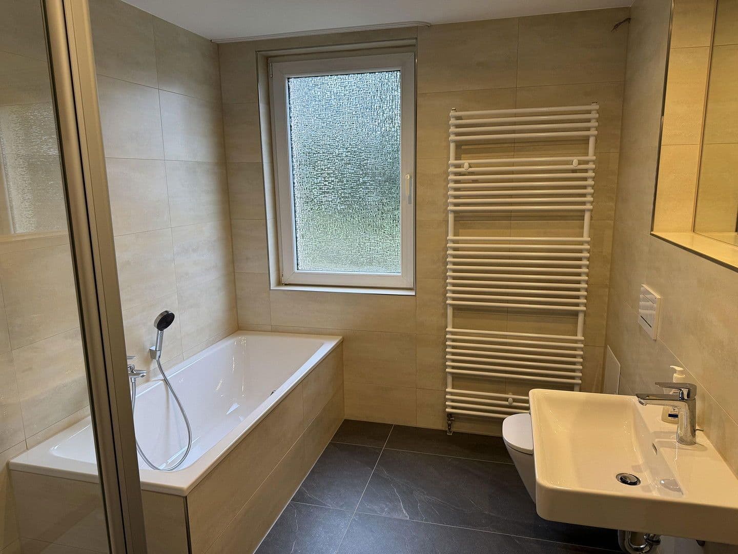 Pronájem bytu 3+1 98 m², Merseburger Str. 4c, Lützen, Sasko-Anhaltsko Pronájem bytu 3+1 98 m², Merseburger Str. 4c, Lützen, Sasko-Anhaltsko