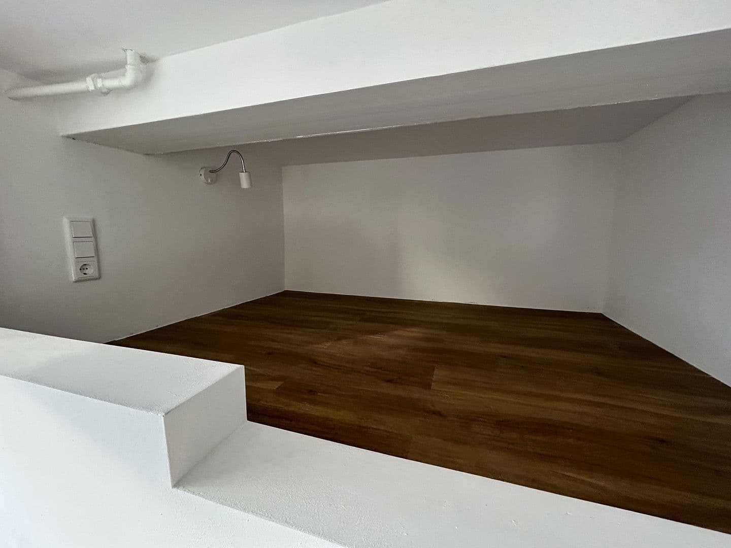 Pronájem bytu 1+1 18 m², Ludwigshafen am Rhein, Porýní-Falc Pronájem bytu 1+1 18 m², Ludwigshafen am Rhein, Porýní-Falc