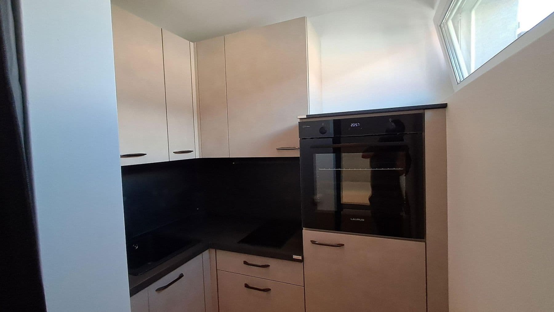 Pronájem bytu 1+1 32 m², Pacherstrasse 32, Innsbruck, Tyrolsko Pronájem bytu 1+1 32 m², Pacherstrasse 32, Innsbruck, Tyrolsko