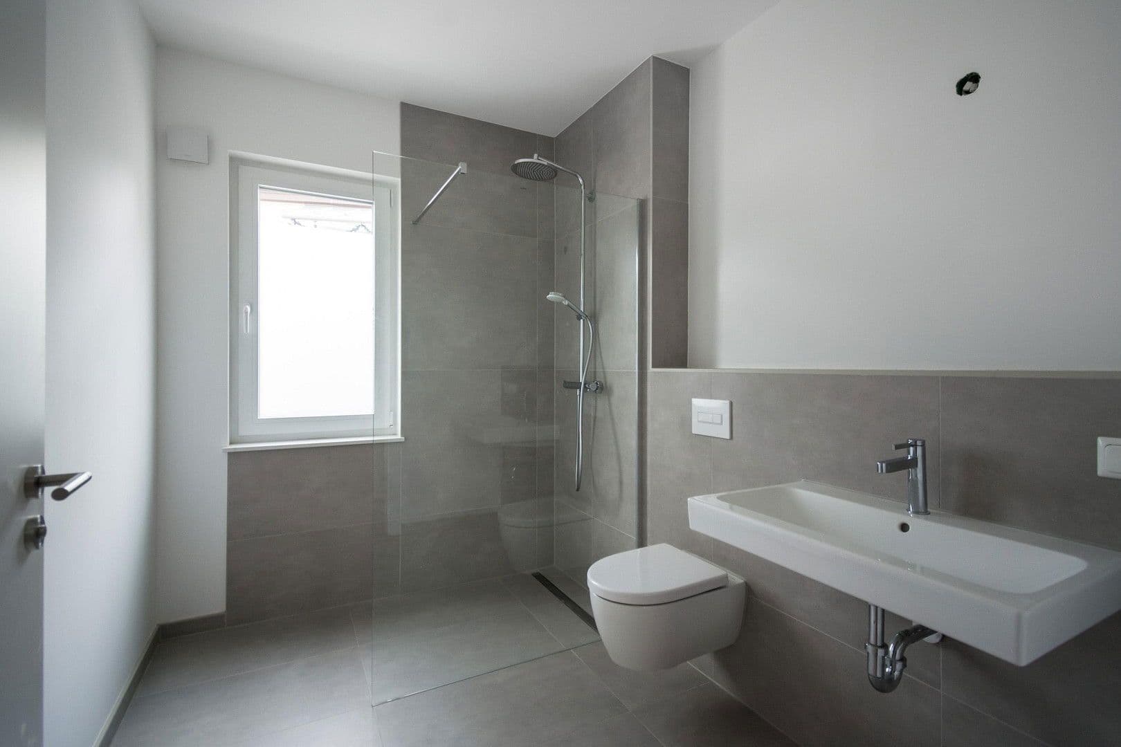 Pronájem bytu 3+1 91 m², Karl-Marx-Straße 8, Hohen Neuendorf, Braniborsko Pronájem bytu 3+1 91 m², Karl-Marx-Straße 8, Hohen Neuendorf, Braniborsko