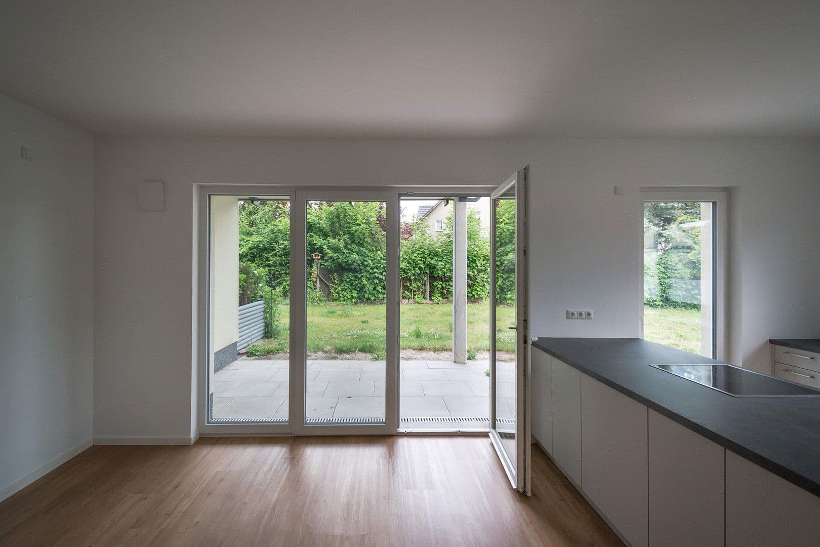 Pronájem bytu 3+1 91 m², Karl-Marx-Straße 8, Hohen Neuendorf, Braniborsko Pronájem bytu 3+1 91 m², Karl-Marx-Straße 8, Hohen Neuendorf, Braniborsko