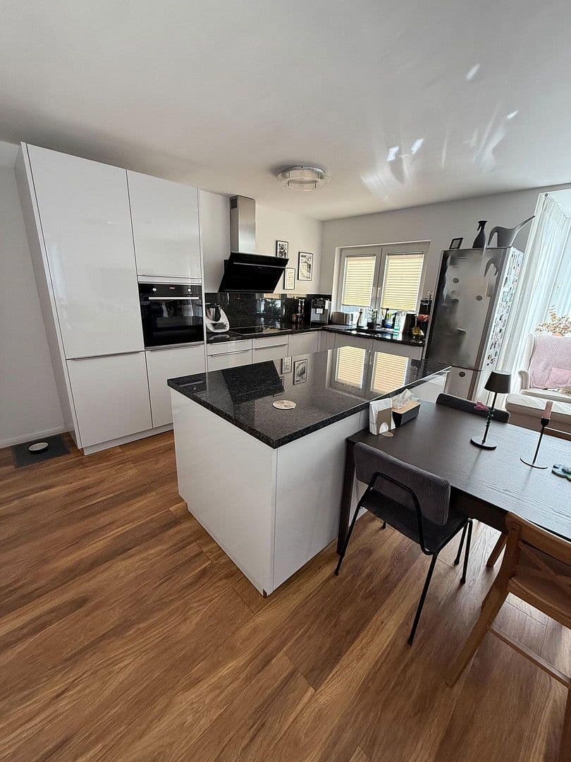 Prodej bytu 4+1 115 m², Berlin, Berlín Prodej bytu 4+1 115 m², Berlin, Berlín