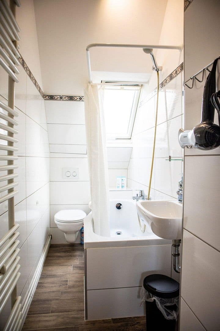 Pronájem bytu 1+1 44 m², Neue Straße 6, Laatzen, Dolní Sasko Pronájem bytu 1+1 44 m², Neue Straße 6, Laatzen, Dolní Sasko