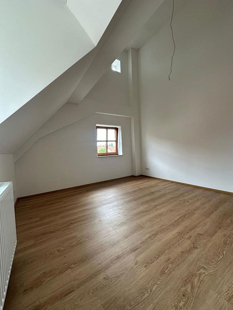 Pronájem bytu 4+1 146 m², Marktplatz 3+4, Markt Indersdorf, Bavorsko Pronájem bytu 4+1 146 m², Marktplatz 3+4, Markt Indersdorf, Bavorsko