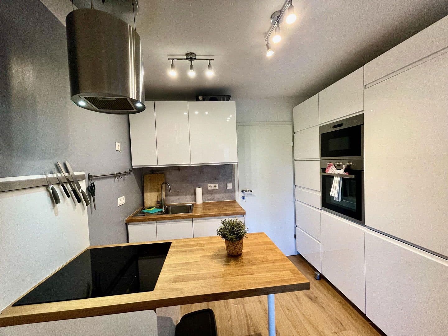 Pronájem bytu 5+1 101 m², Johann Nepomuk Berger Platz 4/10, Wien, Wien Pronájem bytu 5+1 101 m², Johann Nepomuk Berger Platz 4/10, Wien, Wien