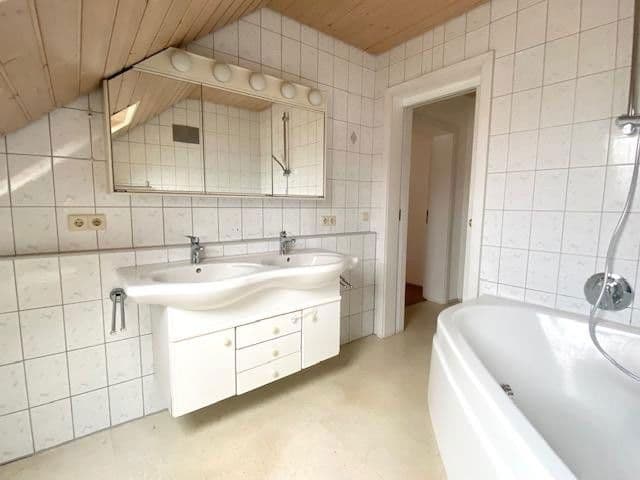 Prodej bytu 4+1 92 m², Herbrechtingen, Bádensko-Württembersko Prodej bytu 4+1 92 m², Herbrechtingen, Bádensko-Württembersko