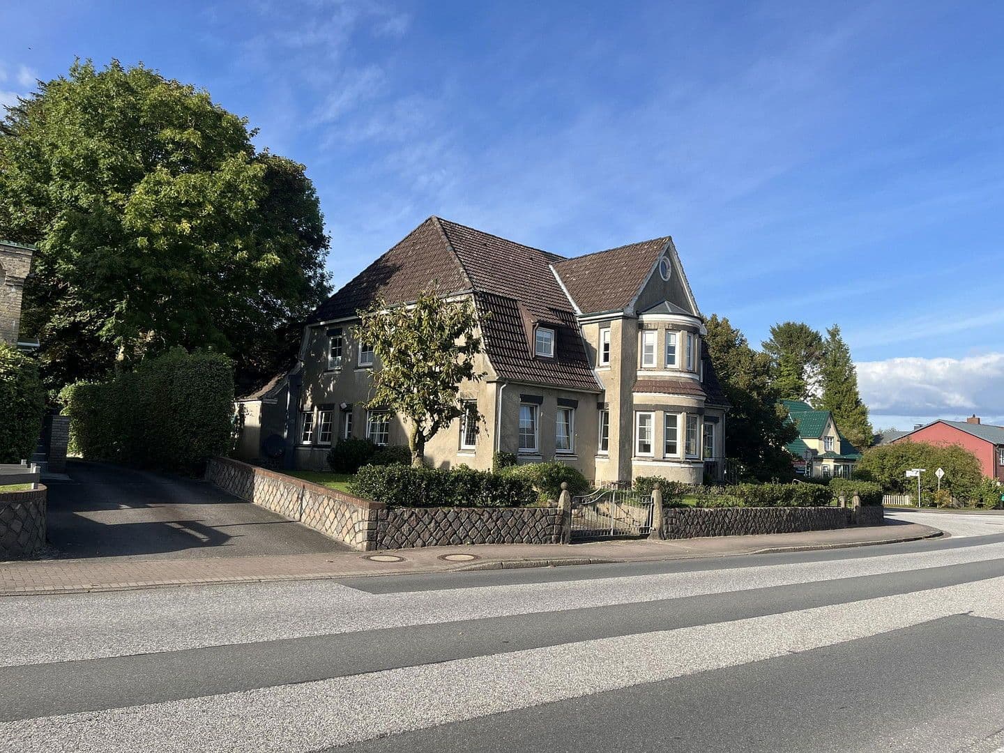 Prodej domu 244 m², pozemek 800 m², Treenestraße 58, Treia, Šlesvicko-Holštýnsko Prodej domu 244 m², pozemek 800 m², Treenestraße 58, Treia, Šlesvicko-Holštýnsko