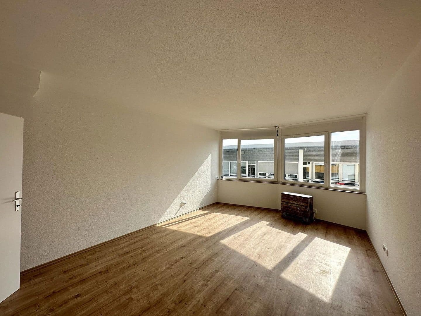 Prodej bytu 1+1 28 m², Rhöndorfer Straße 8, Köln, Severní Porýní-Vestfálsko Prodej bytu 1+1 28 m², Rhöndorfer Straße 8, Köln, Severní Porýní-Vestfálsko