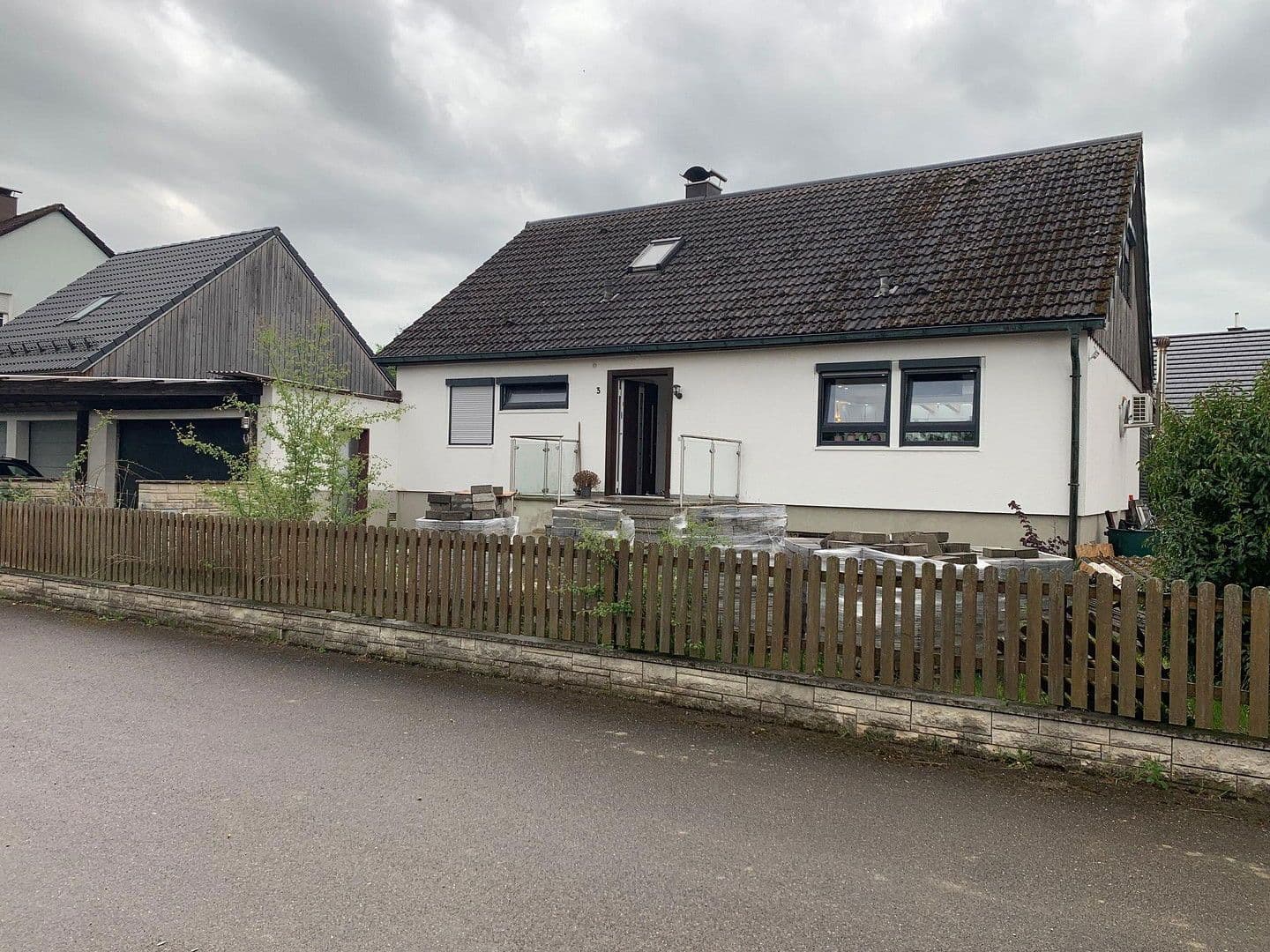 Prodej domu 170 m², pozemek 630 m², Triftstrasse 3, Pyrbaum, Bavorsko Prodej domu 170 m², pozemek 630 m², Triftstrasse 3, Pyrbaum, Bavorsko