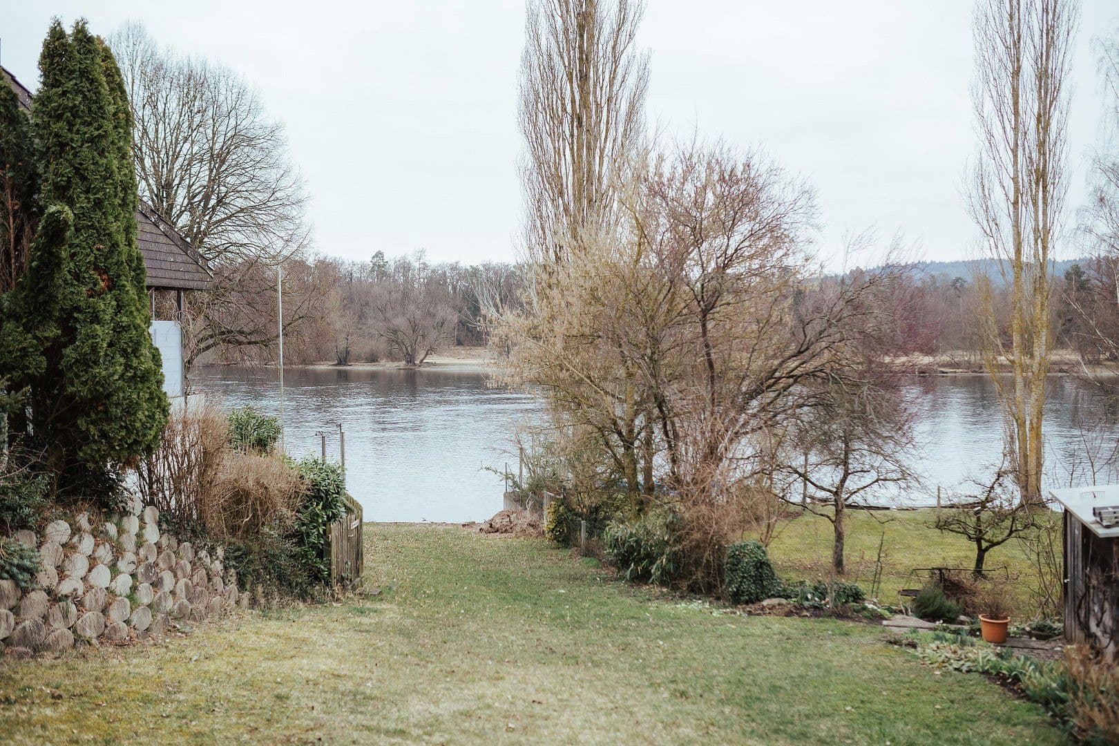 Pronájem bytu 3+1 70 m², Kehlhofstr. 19, Büsingen am Hochrhein, Bádensko-Württembersko Pronájem bytu 3+1 70 m², Kehlhofstr. 19, Büsingen am Hochrhein, Bádensko-Württembersko