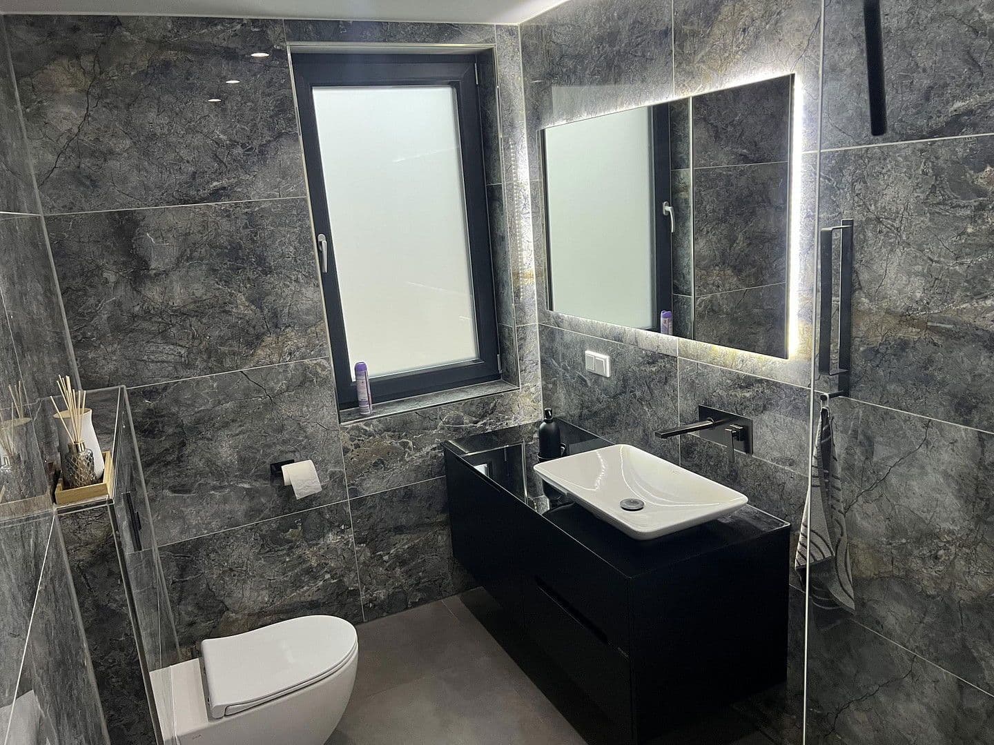 Pronájem domu 200 m², pozemek 150 m², Auf der Weingartsweide 20 A, Neuberg, Hessen Pronájem domu 200 m², pozemek 150 m², Auf der Weingartsweide 20 A, Neuberg, Hessen