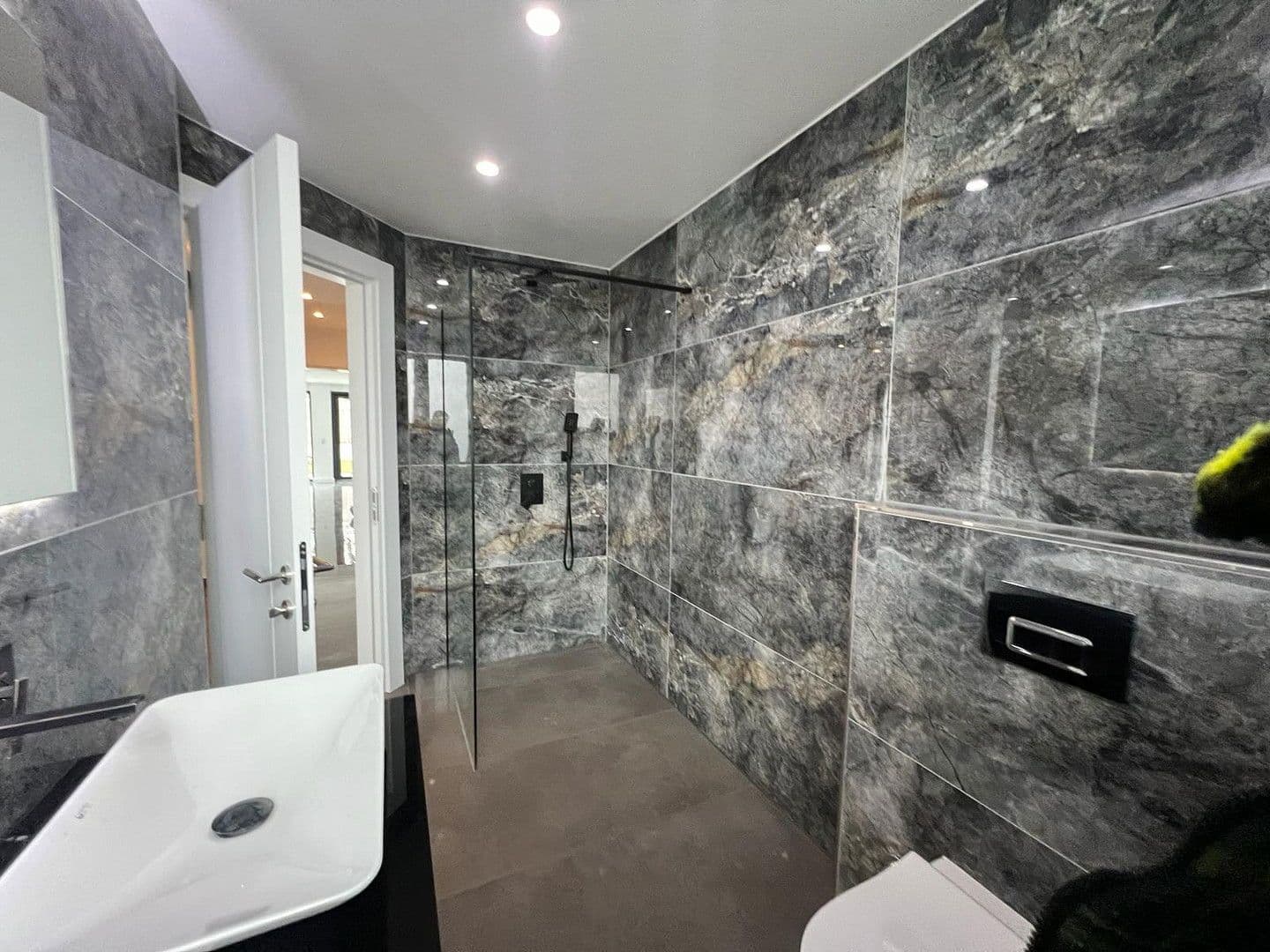 Pronájem domu 200 m², pozemek 150 m², Auf der Weingartsweide 20 A, Neuberg, Hessen Pronájem domu 200 m², pozemek 150 m², Auf der Weingartsweide 20 A, Neuberg, Hessen