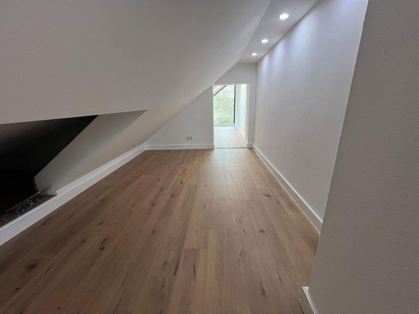 Pronájem domu 200 m², pozemek 150 m², Auf der Weingartsweide 20 A, Neuberg, Hessen Pronájem domu 200 m², pozemek 150 m², Auf der Weingartsweide 20 A, Neuberg, Hessen