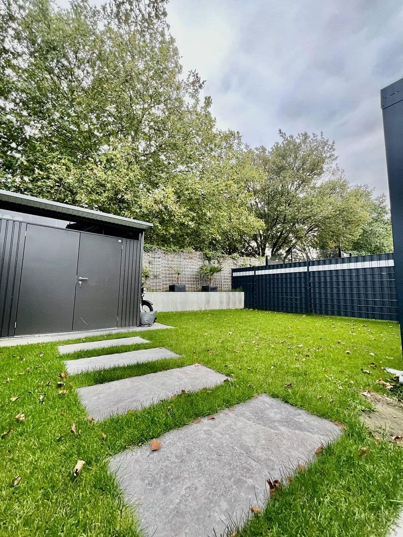 Pronájem domu 200 m², pozemek 150 m², Auf der Weingartsweide 20 A, Neuberg, Hessen Pronájem domu 200 m², pozemek 150 m², Auf der Weingartsweide 20 A, Neuberg, Hessen