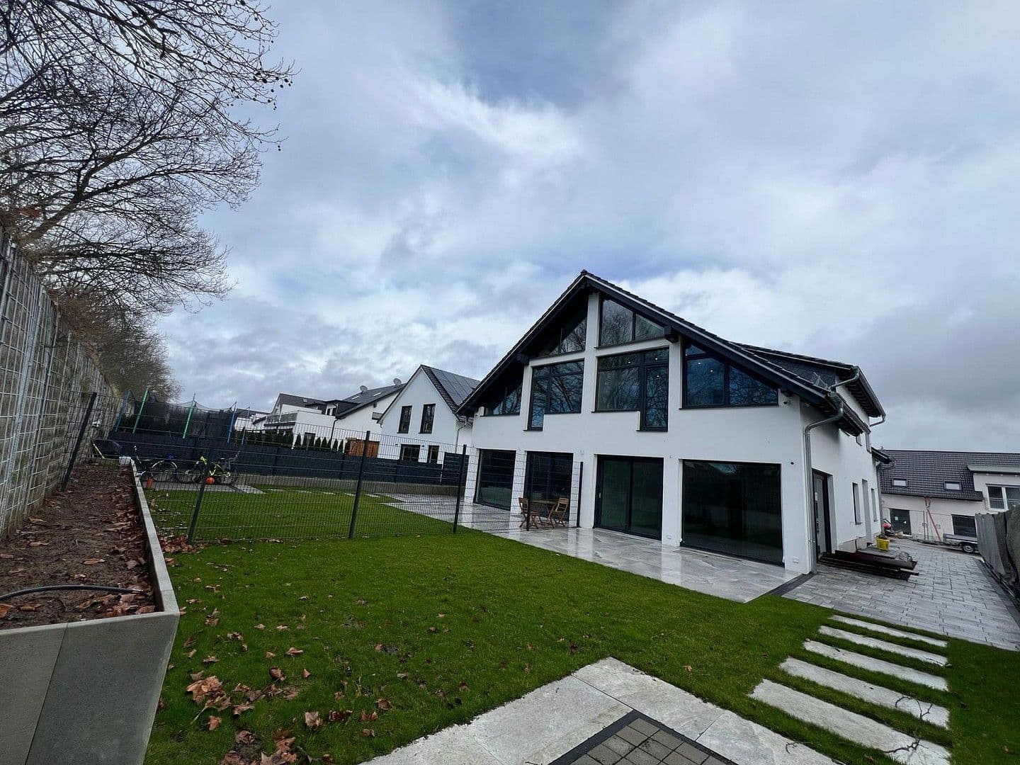 Pronájem domu 200 m², pozemek 150 m², Auf der Weingartsweide 20 A, Neuberg, Hessen Pronájem domu 200 m², pozemek 150 m², Auf der Weingartsweide 20 A, Neuberg, Hessen