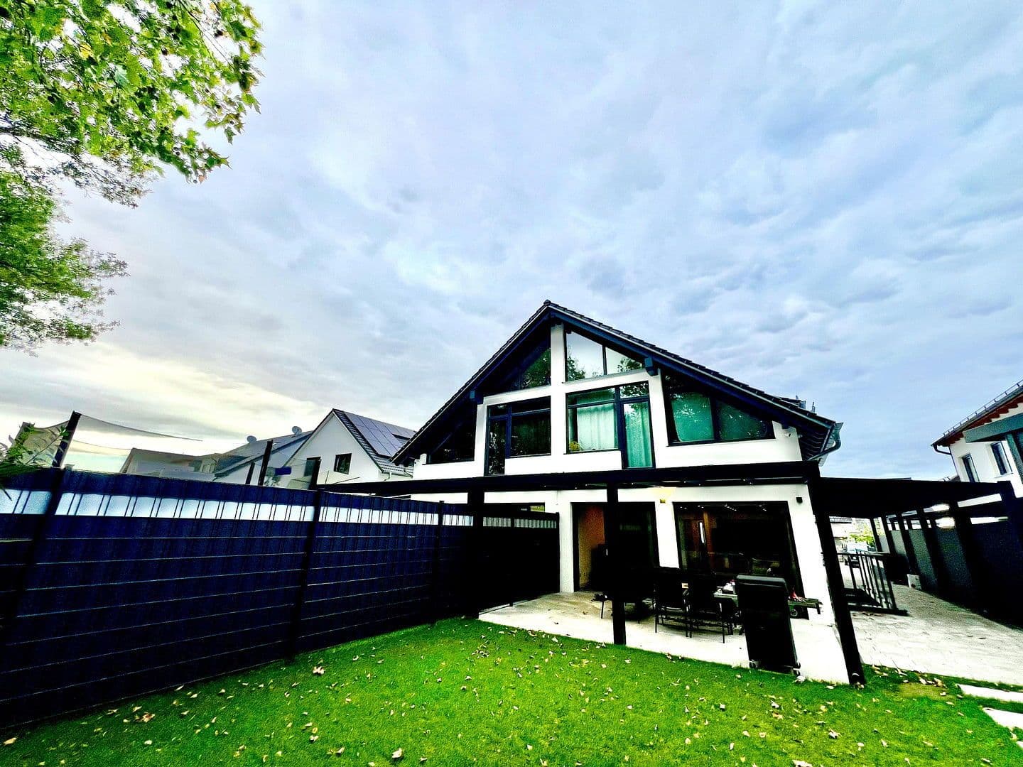 Pronájem domu 200 m², pozemek 150 m², Auf der Weingartsweide 20 A, Neuberg, Hessen Pronájem domu 200 m², pozemek 150 m², Auf der Weingartsweide 20 A, Neuberg, Hessen